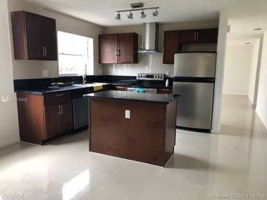 Main picture of 5895 SW 4th St