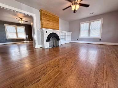 Main picture of 1006 NW Eubanks St
