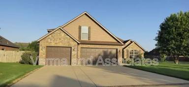 Main picture of 4000 SW Hollowbrook St