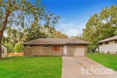Main picture of 4832 Melrose Ln