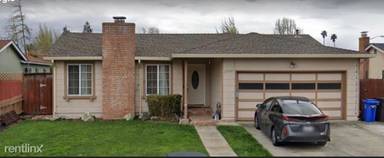 Main picture of 35039 Clover St