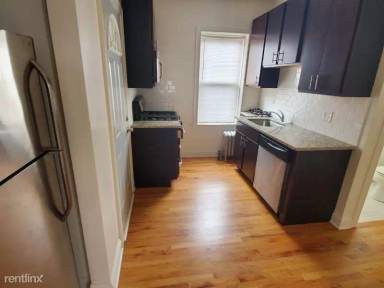 Main picture of 2953 W Fullerton Ave
