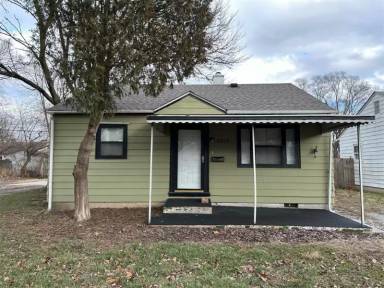 Main picture of 2413 N Centennial St