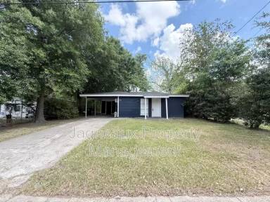 Main picture of 4125 Legendre St