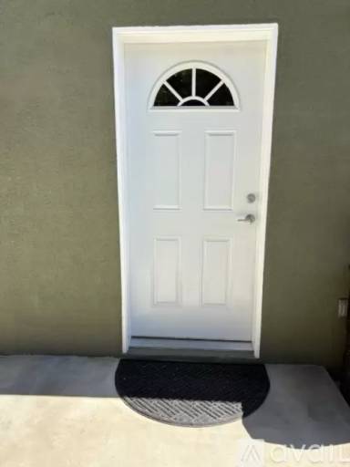 Main picture of 10713 Helendale Ave