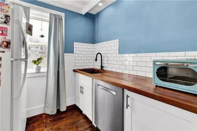 Main picture of 145 Market St