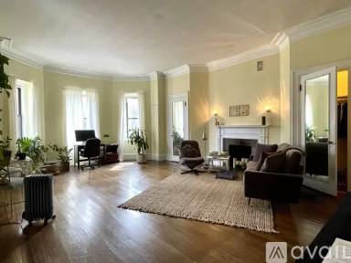 Main picture of 317 Commonwealth Ave