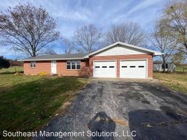 Main picture of 206 Peek Ln