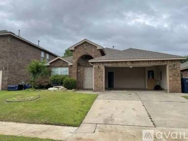 Main picture of 8204 NW 105th St