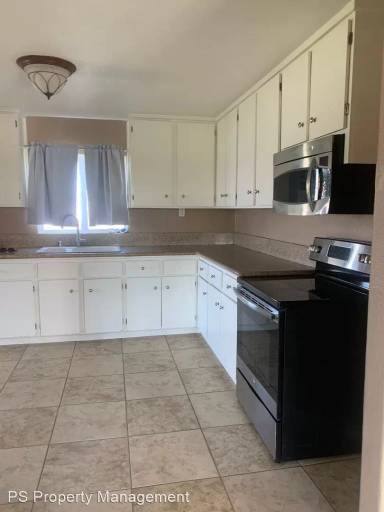 Main picture of 2536 Willow St