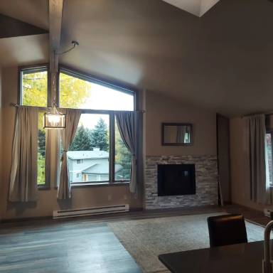 Main picture of 211 W Beaver Creek Blvd