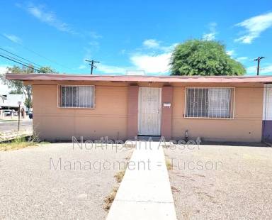 Main picture of 1301 E Louisiana Dr