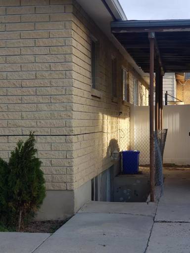 Main picture of 162 S Hale St