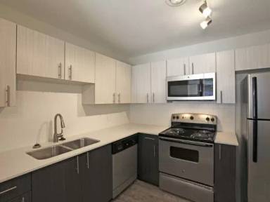 Main picture of 301 N Mendenhall St