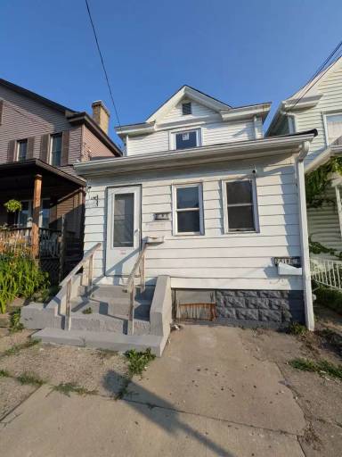 Main picture of 241 E 18th Ave