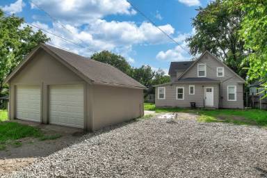 Main picture of 4531 N 39th St