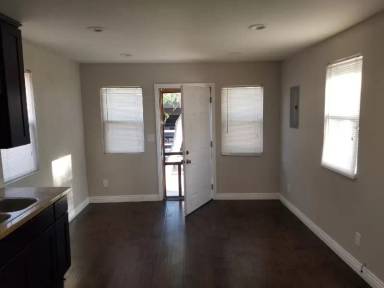 Main picture of 413 E Nevada St