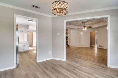 Main picture of 1201 Goldenrod Dr