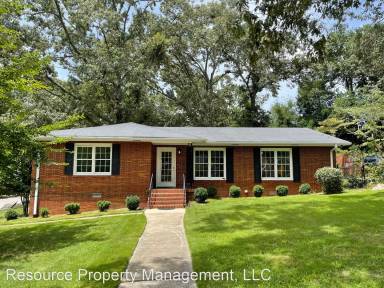 Main picture of 690 Ridgewood Ave
