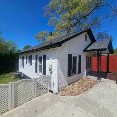 Main picture of 359 Hoyt St
