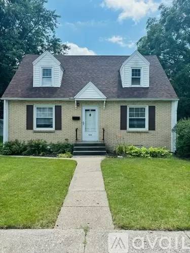 Main picture of 519 W 29th St