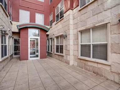 Main picture of 2100 N Humboldt St