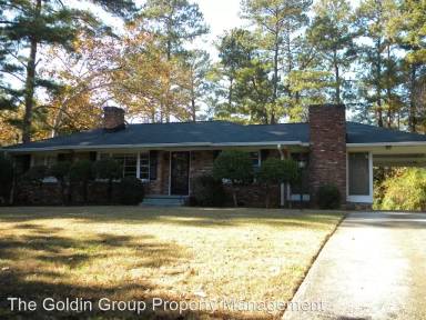 Main picture of 4220 Rickenbacker Way NE