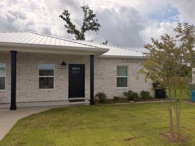 Main picture of 3628 E Orlando Rd