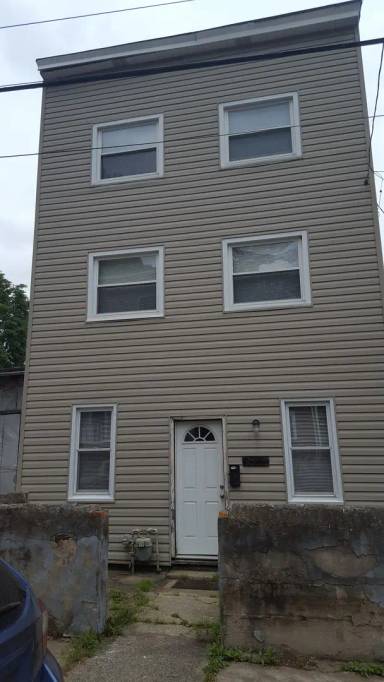 Main picture of 3219 Mary St