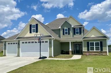 Main picture of 5205 Thruway Rd