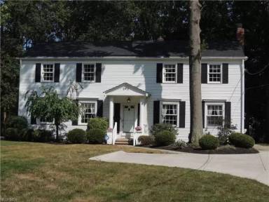 Main picture of 945 Dover Center Rd