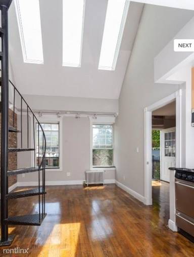 Main picture of 450 W 50th St
