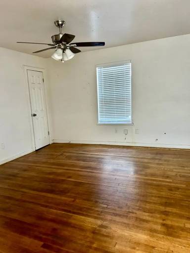 Main picture of 160 Robinson Pl