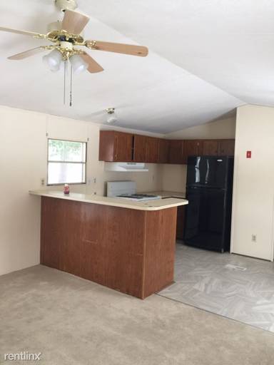 Main picture of 9 Boulder Dr