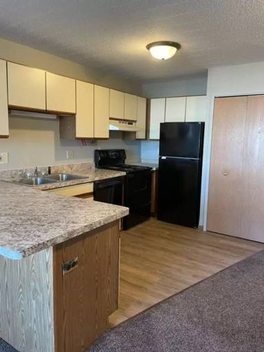 Main picture of 215 Main St S