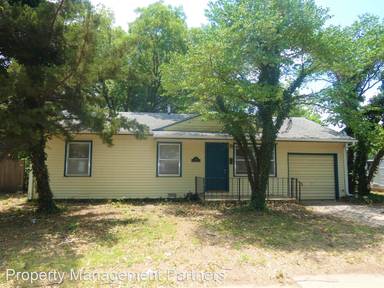 Main picture of 1121 E Crowley St