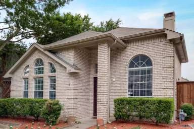 Main picture of 551 Village Green Dr