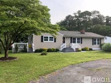 Main picture of 406 Lake Dr