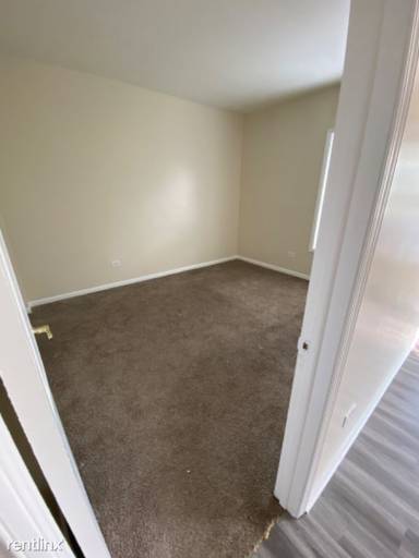 Main picture of 5334 W Madison St