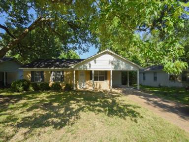 Main picture of 1321 Jane Eyre St