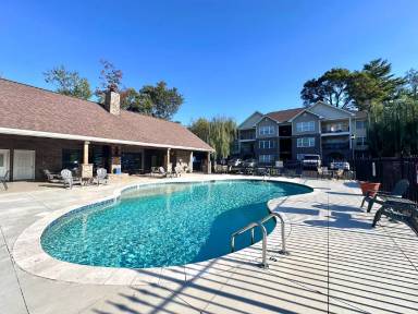 Main picture of Maple Sunset Apartments
