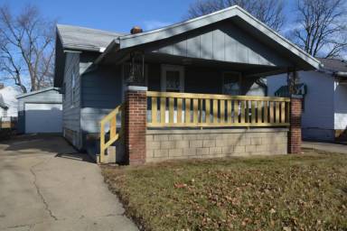 Main picture of 1312 E Logan St