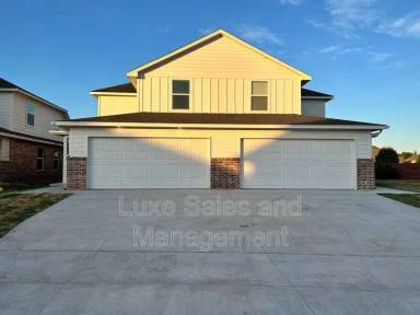 Main picture of 10818 NW 119th Pl