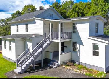 Main picture of 223 N Main St