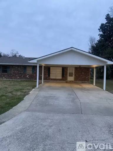 Main picture of 621 Natchez Blvd