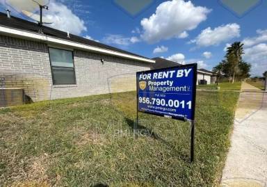 Main picture of 1503 E Coyote St