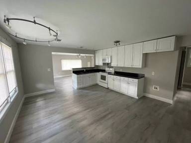 Main picture of 103 Marion St