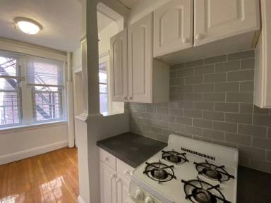 Main picture of 121 Park Dr