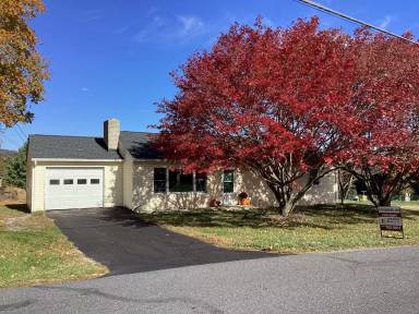 Main picture of 15341 Orchard Ave