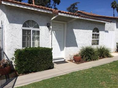 Main picture of 624 W Altadena Dr